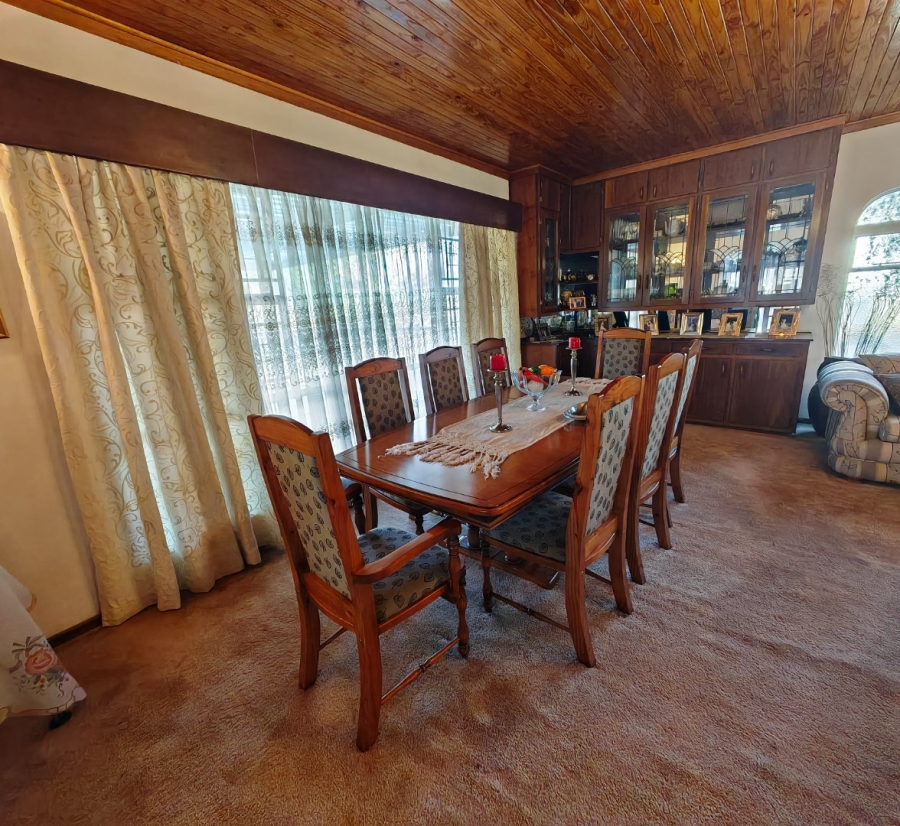 6 Bedroom Property for Sale in Heuwelsig Free State